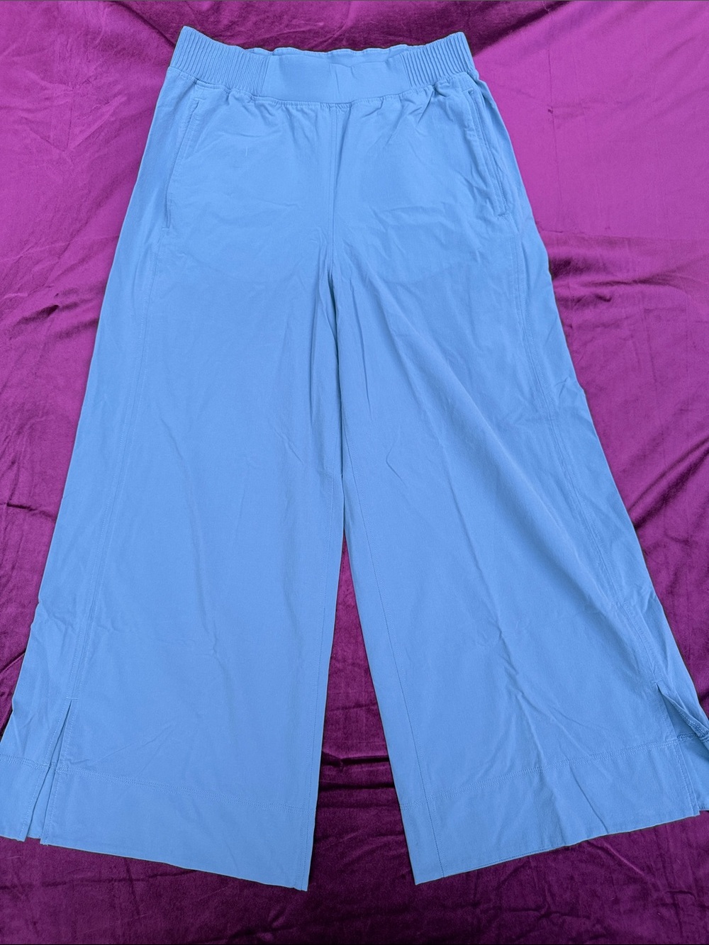 lululemon stretch woven flowy wide leg cropped pants 25”